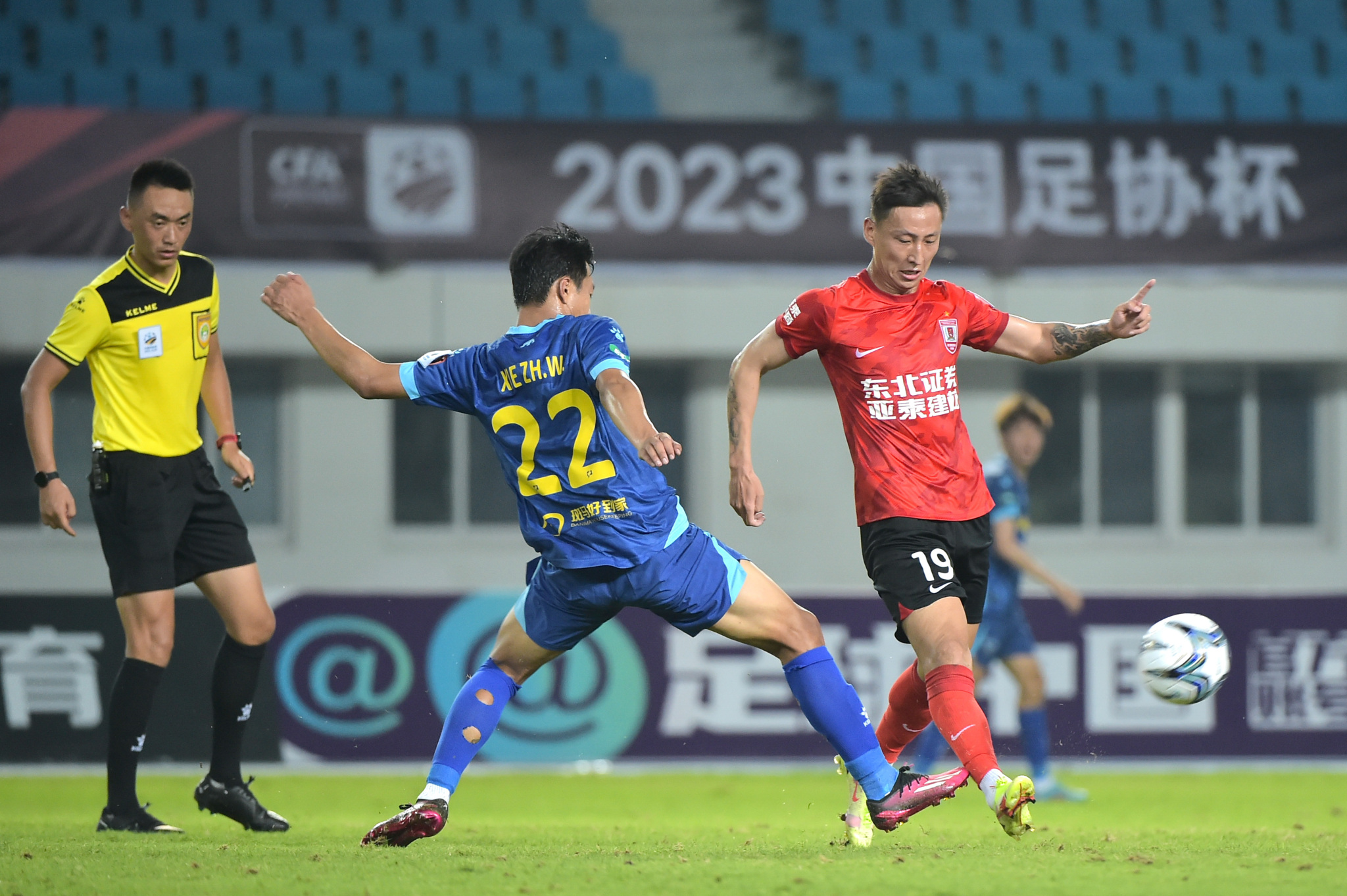 端午节献给球迷的礼物 足协杯长春亚泰4比3胜南京城市