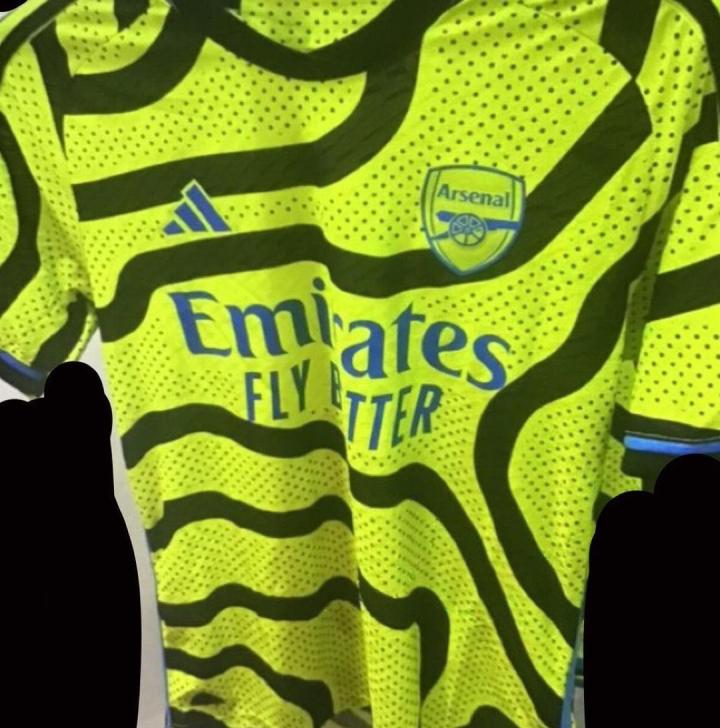 昨天网传的荧光绿阿森纳第二客场队服原.