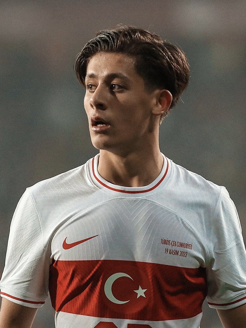 18岁天才球员阿尔达-居莱尔 | 整个欧洲都在关...