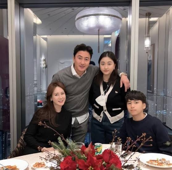 中国球迷熟知的世界杯老熟人,如今转行成为韩国综艺顶流|韩国|李同国