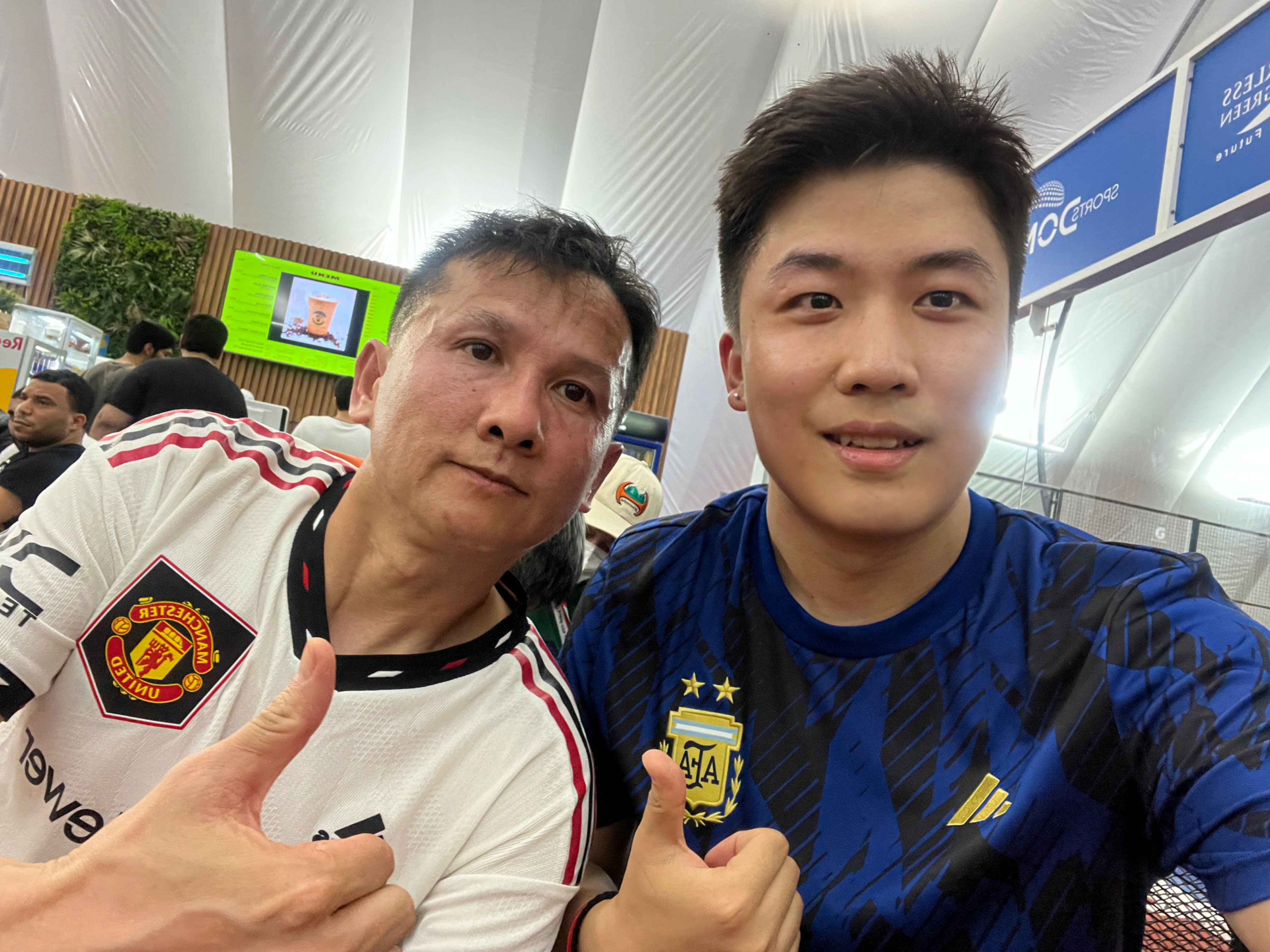 卡塔尔偶遇退钱哥退钱哥球技杠杠滴