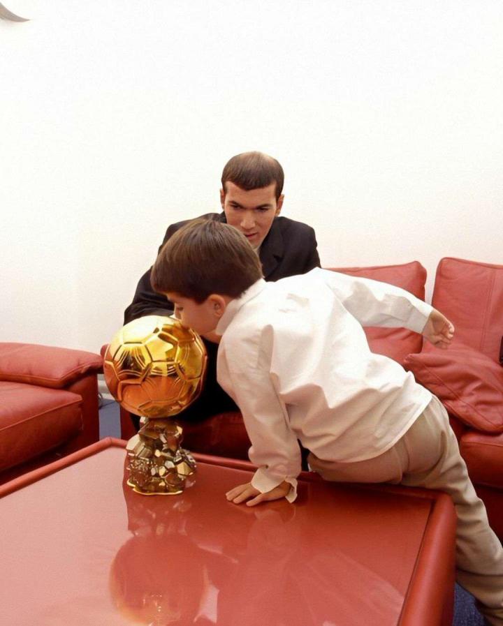 祝齐达内51岁生日快乐