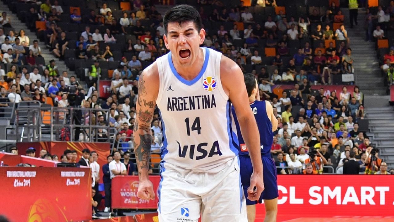 2019年男篮世界杯,戴克随阿根廷男篮获得银牌.