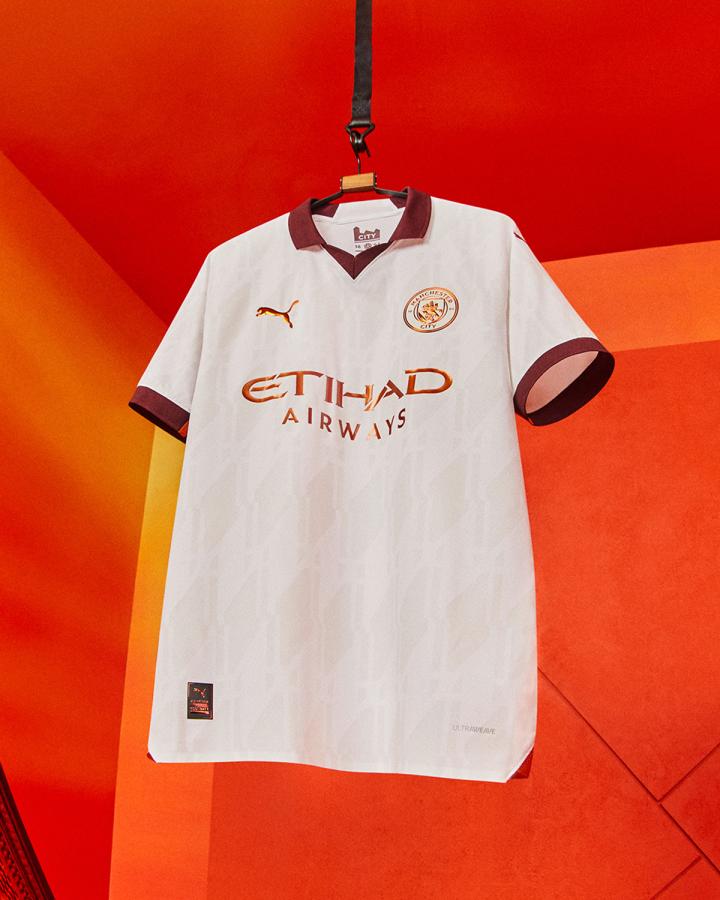 曼城新赛季客场球衣来了看看上身图怎么样