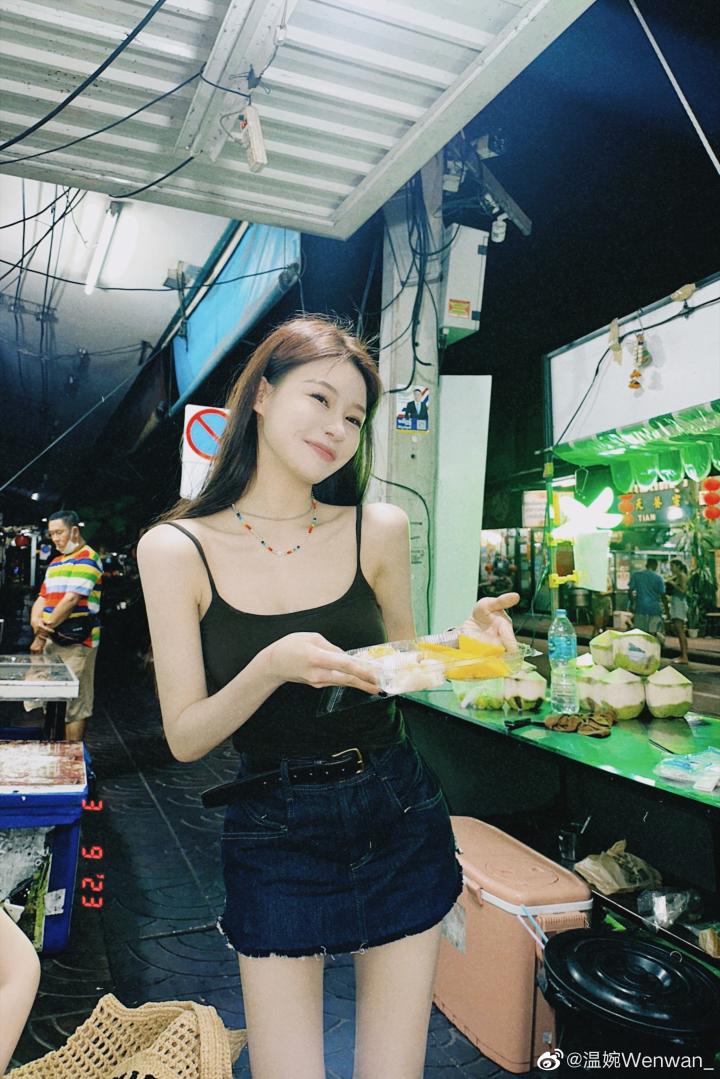 7%【温婉wenwan_】本名许静婉,2018年凭借地下车库"gucci gucci prada