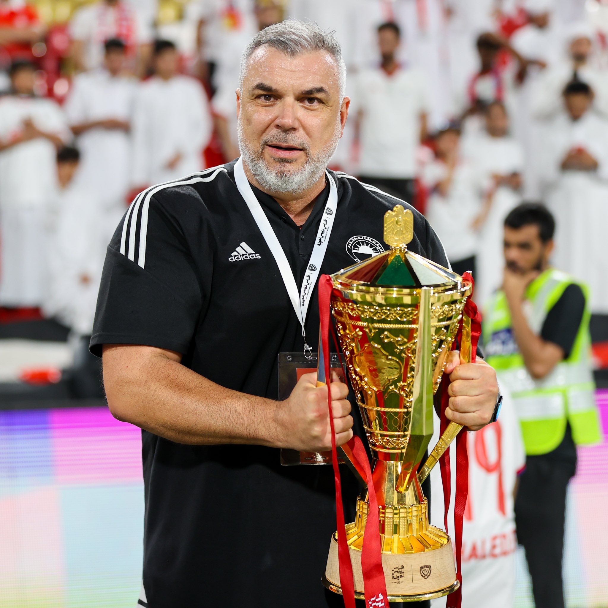 第3冠前中超冠军主帅获总统接见身体亮红灯或告别足坛