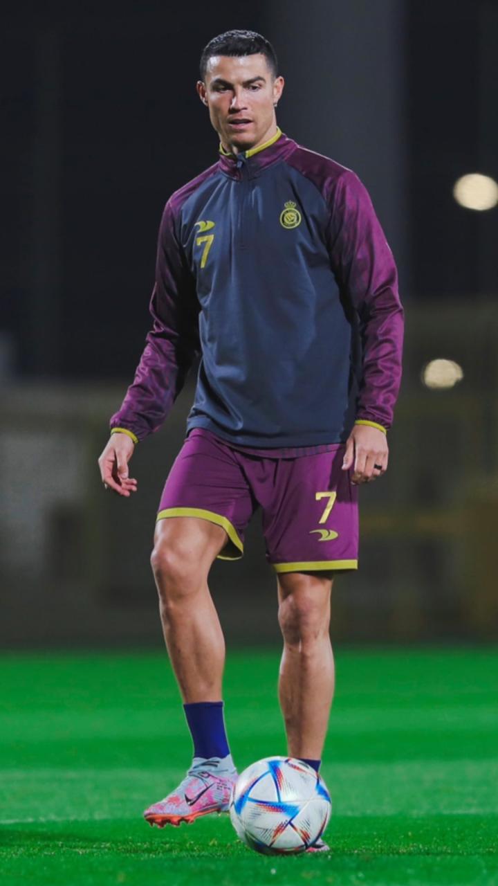 轻松备战本轮联赛,c罗晒训练照,气氛很欢乐|利雅得胜利|c罗|懂球帝