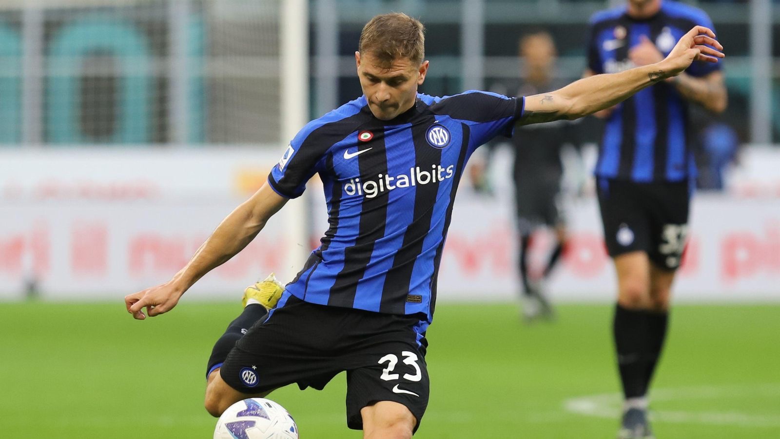 fi曼联考虑今夏引进国米中场巴雷拉