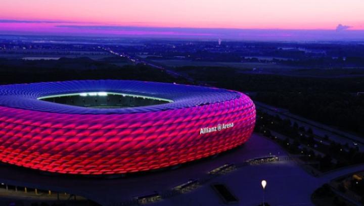 拜仁慕尼黑主场安联球场的容量为7.