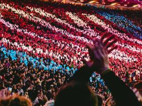 西汉姆联 2025/26赛季季票价格冻结并扩大折扣范围