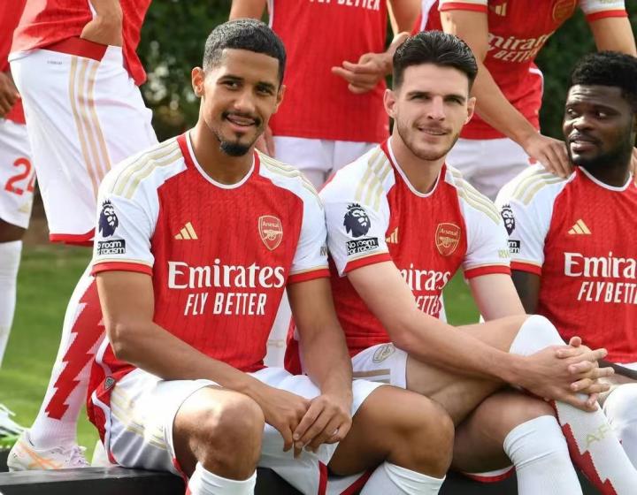 媒体日阿森纳20232024赛季官方全家福