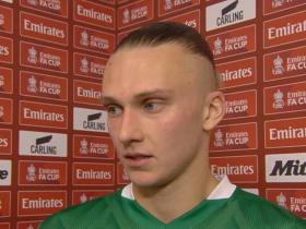 普利茅斯后卫塔洛维埃罗夫对阵曼城赛后谈比赛感受