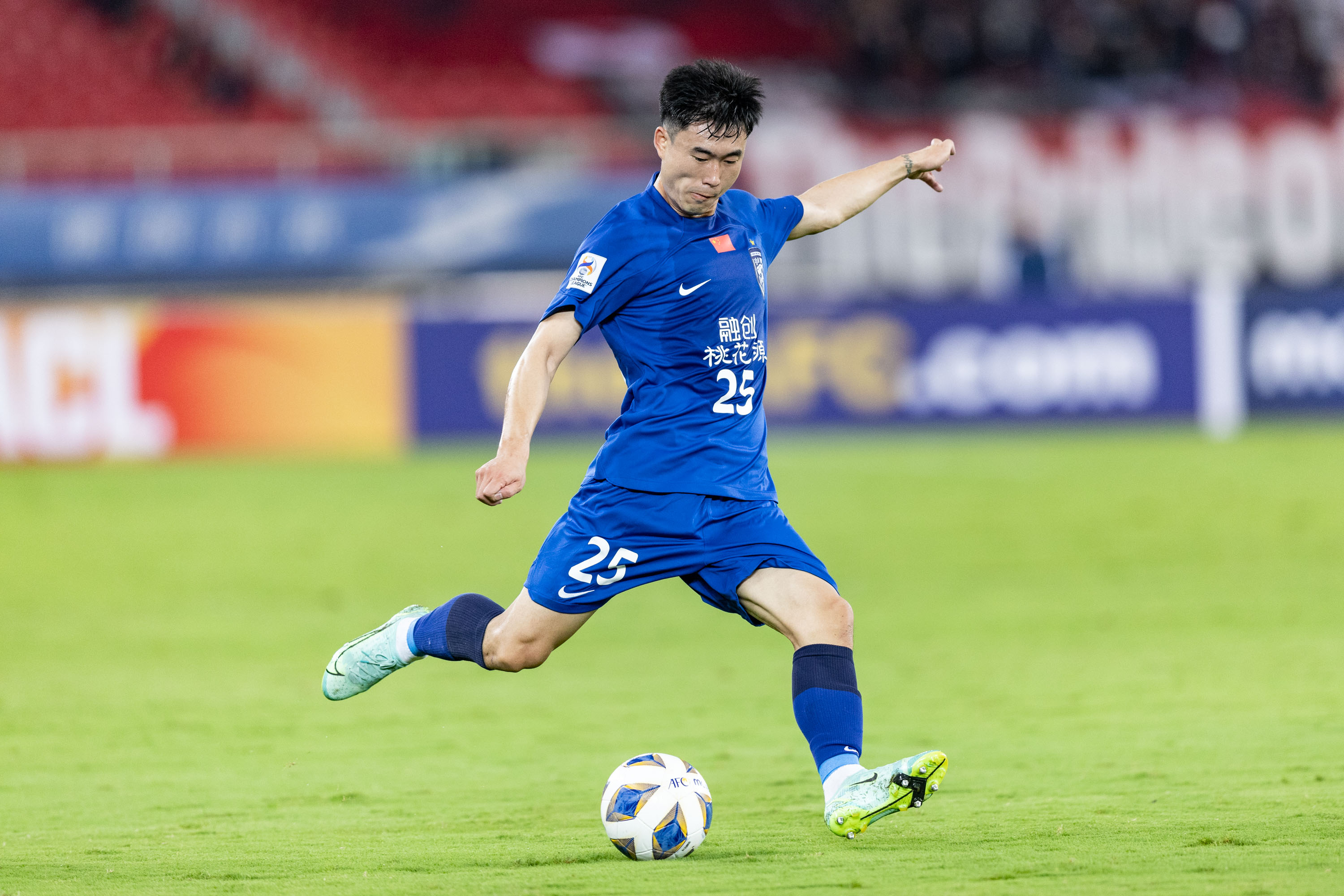 战报张晓彬戴维森建功武汉三镇亚冠首秀战平浦和红钻