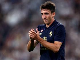 尤文图斯胜维罗纳 安德烈亚-坎比亚索现身新闻发布会