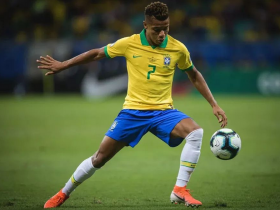 巴西国家队递补内雷斯代替受伤的拉菲尼亚