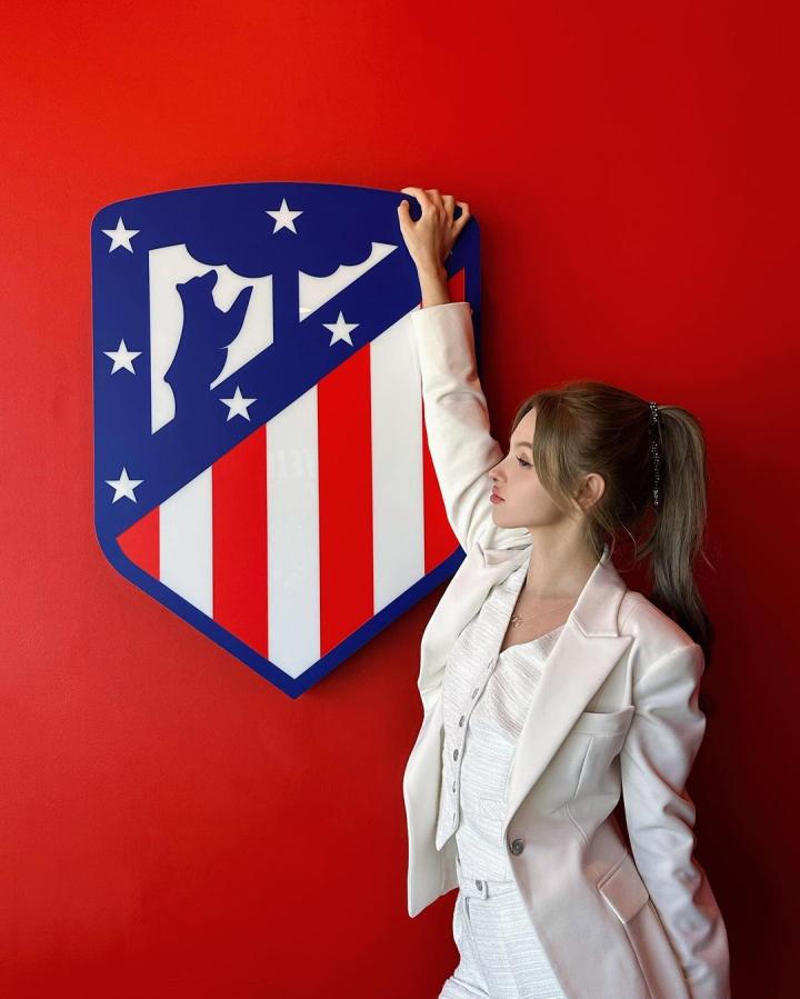 喜欢马竞的乌兹别克斯坦美女球迷.|乌兹别克斯坦|马德里竞技|懂球帝