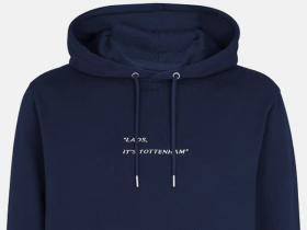 热刺俱乐部推出“Lads, it's Tottenham”纪念商品，回击弗格森调侃