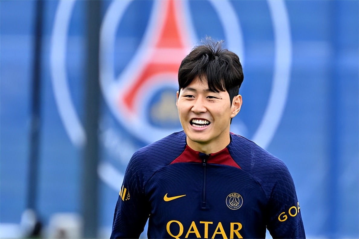 韩足晚报20231014法媒聚焦李刚仁出色表现