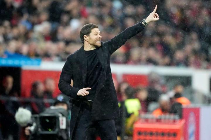 一年的时间勒沃库森在哈维阿隆索带领下脱胎换骨本