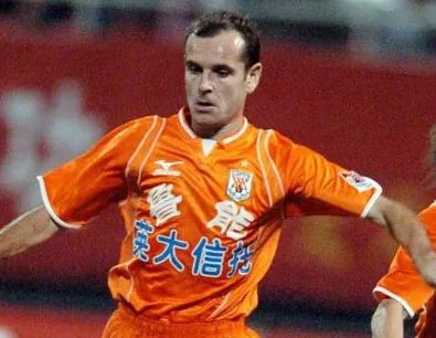 山东大连旧将前法甲金靴法国队9号韦德克的生涯回顾