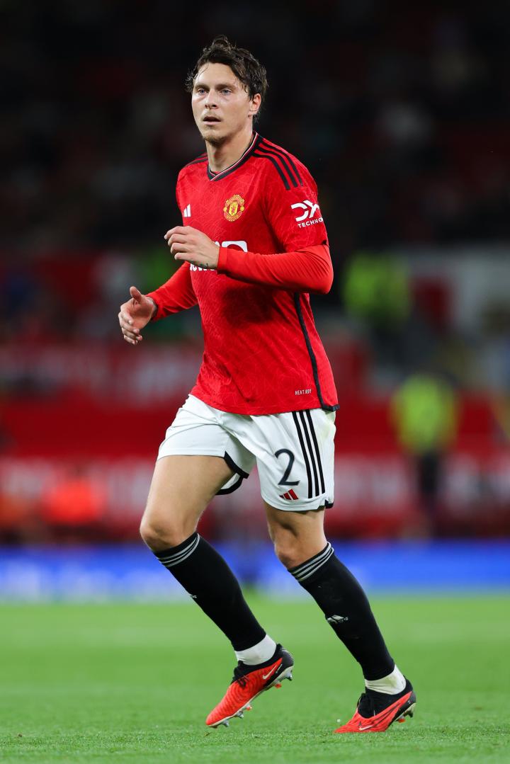 与谢菲联一役林德洛夫在防守三区12次夺回球权