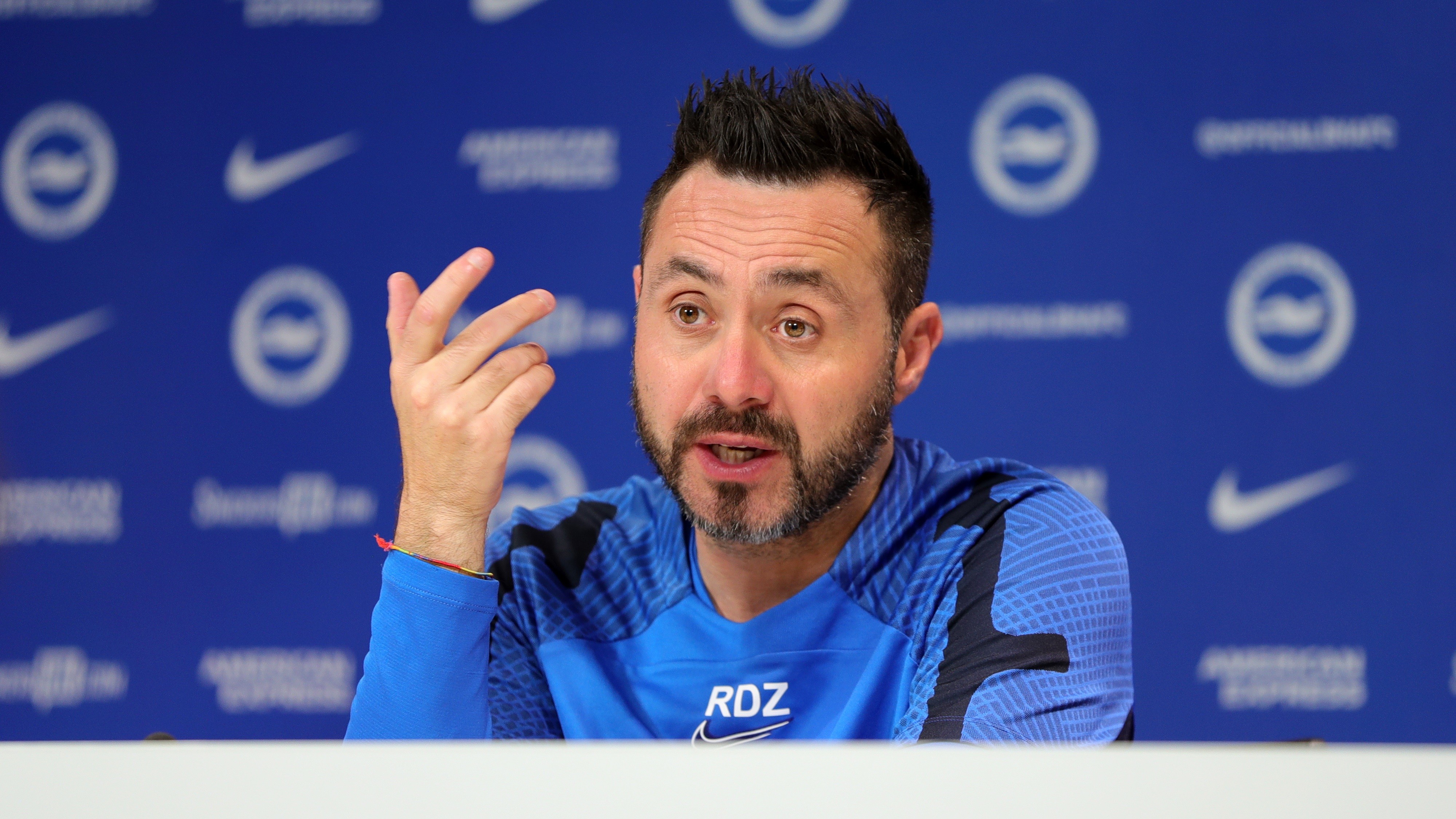 德泽尔比我们值得得到更多积分两个丢球是因为我们太年轻