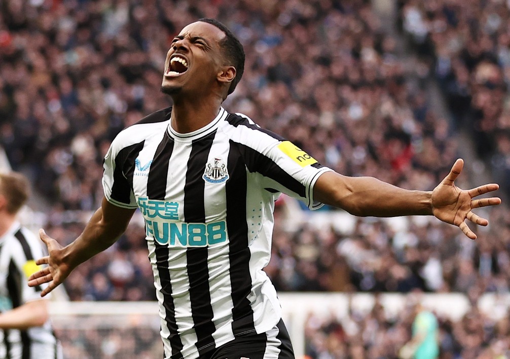 伊萨克,从多特蒙德替补到纽卡斯尔当家中锋