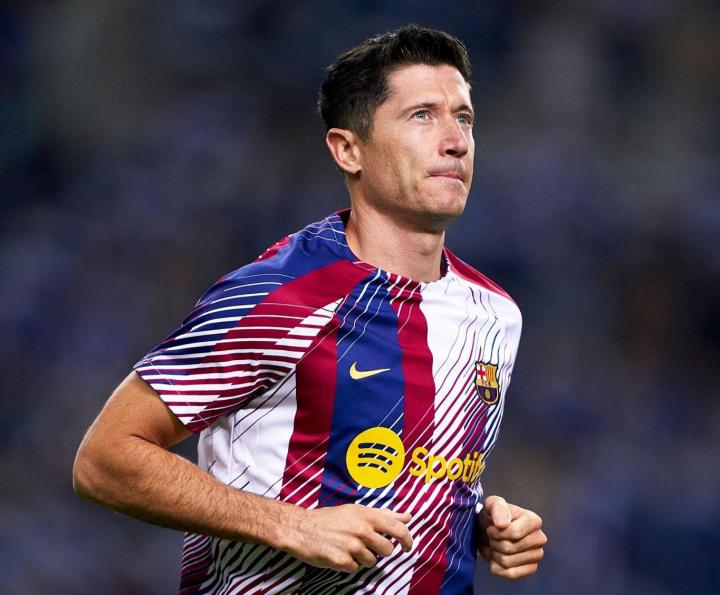 波媒莱万获得巴萨队医许可将能够出战国家德比