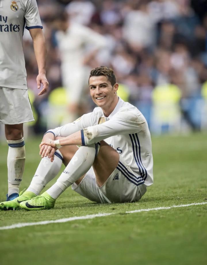 c罗皇马曼联时期老照片你更喜欢曼联c罗的青涩