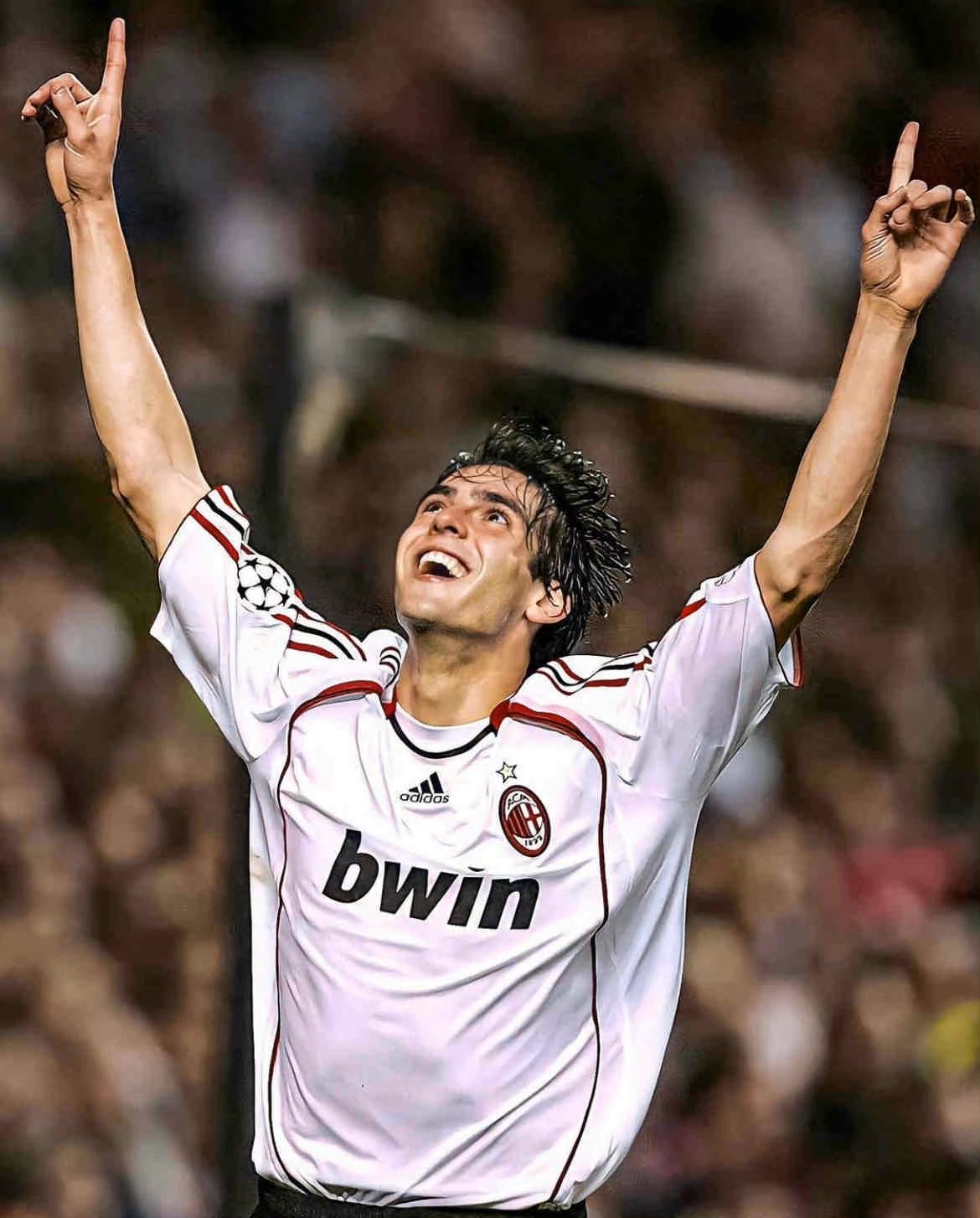 当故事的纸张展开球星们一步步走着自己的故事那