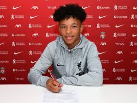 利物浦签下17岁前锋科内-多尔蒂的首份职业合同