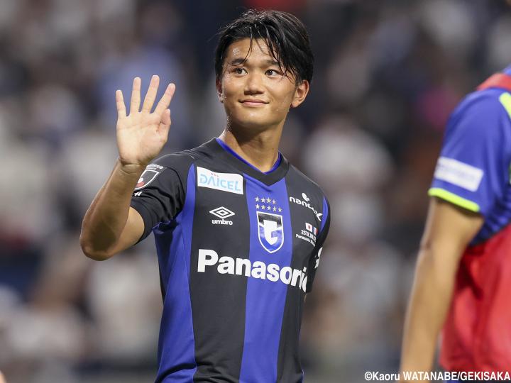 大阪钢巴官方年轻中场中村仁郎受伤并且接受手术