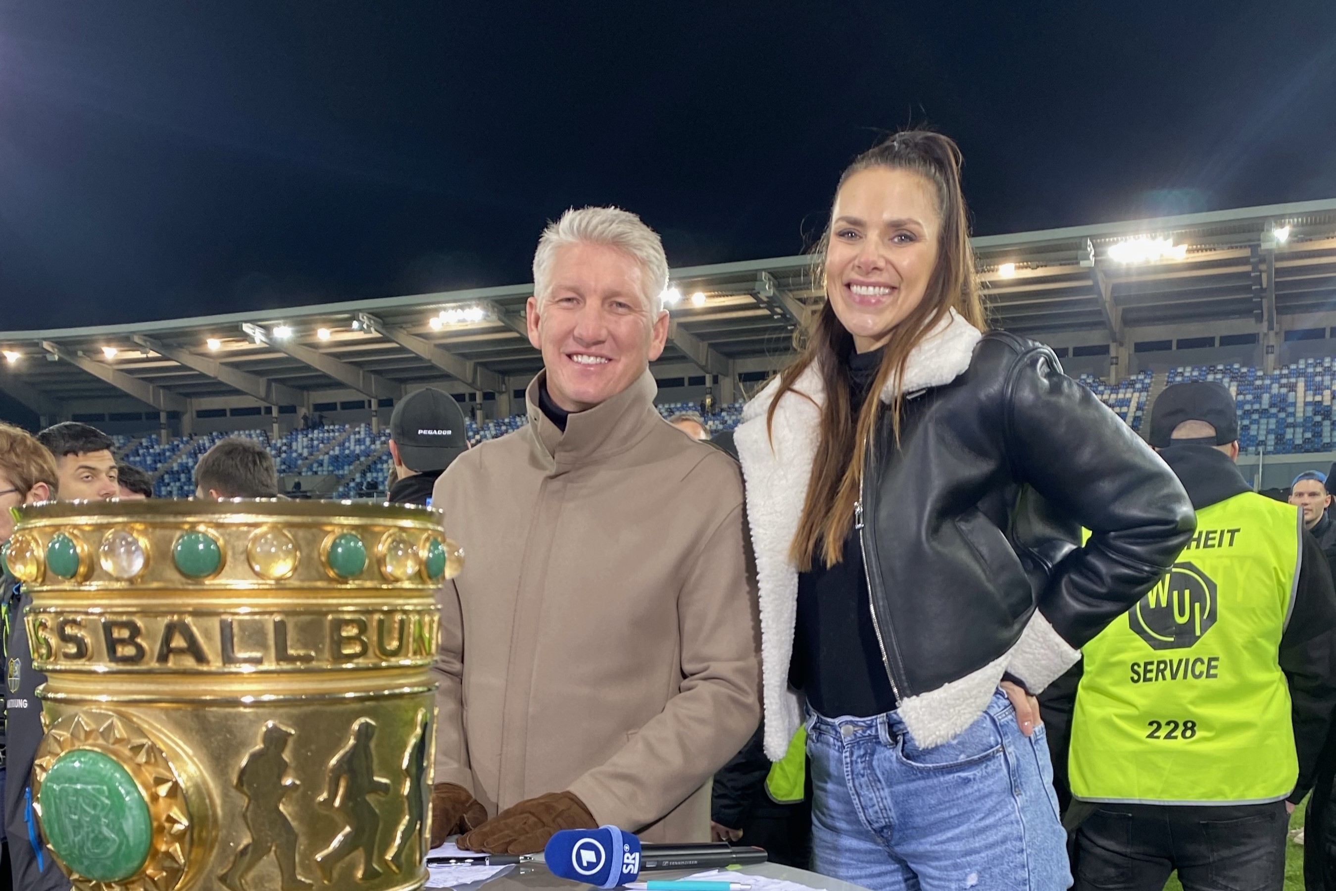 小猪谈拜仁俱乐部必须考虑球队实力是否足够能否应对伤病