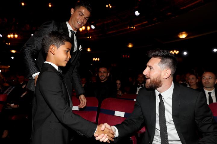 考证迷你罗本人真的点赞梅西获得金球奖动态