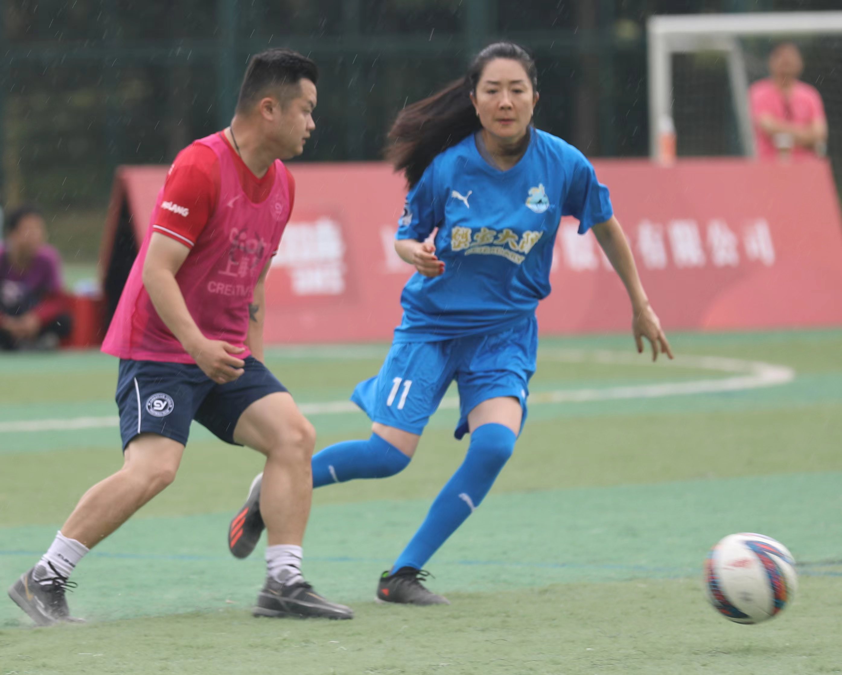 江苏超级足球联赛官网 - 2025赛季赛程+积分榜+视频直播库巴西：从乡村少年到巴萨希望之星的成长之路