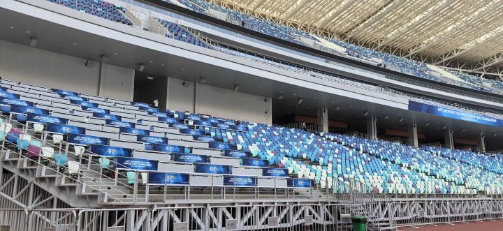 厦门白鹭体育场,可实现升降移动看台,在专业足球场.