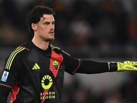 罗马门将斯维拉尔讨论比赛和未来