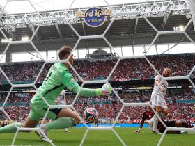 诺伊尔分享近距离扑救秘诀