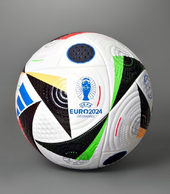 登台亮相2024德国欧洲杯用球揭晓2024德国