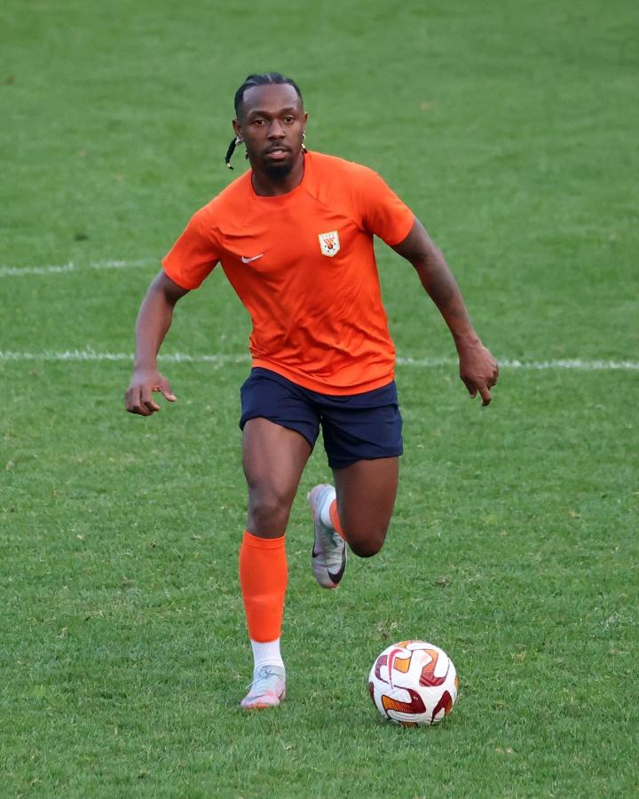 费南多晒新造型