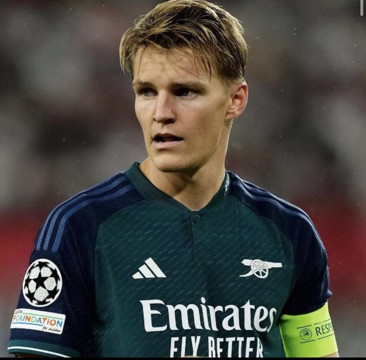 来自柯林斯的报道:厄德高臀部有小伤病,近期无法比...|阿森纳|厄德高|