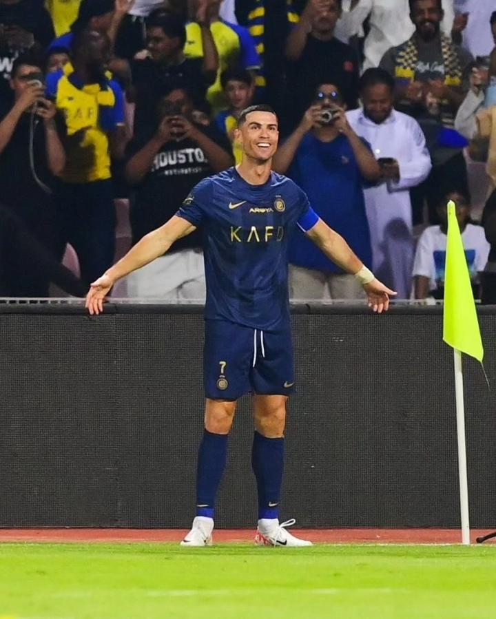 c罗进球后再现经典庆祝