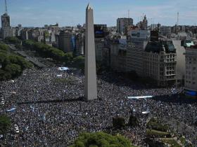迪巴拉：阿根廷冠军征程中的默默等待