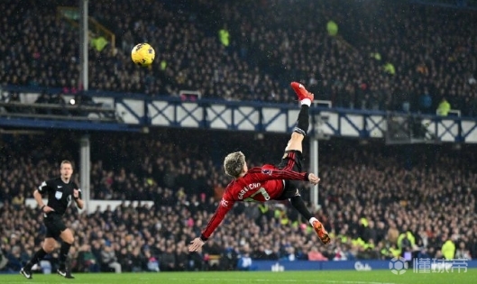 加纳乔与鲁尼的倒钩你更喜欢哪个