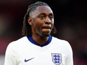 水晶宫拒绝降低埃泽7900万欧解约金 谈判进行中