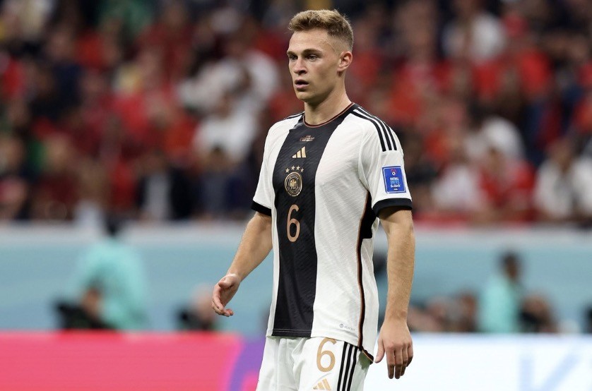 记者基米希毫无怨言地接受了京多安继续担任德国队长的决定