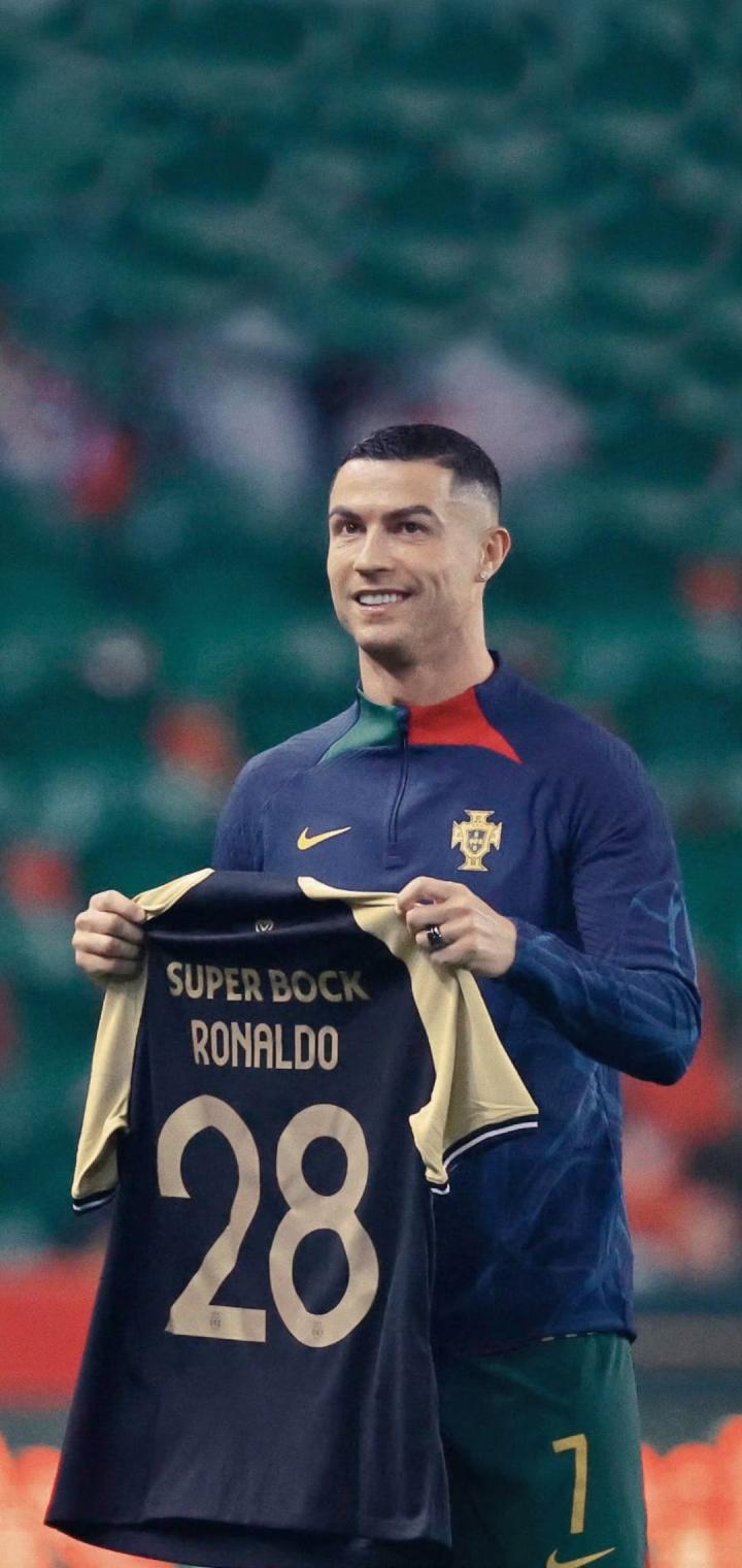 c罗国家队高清壁纸[就压着打]|葡萄牙|c罗|懂球帝