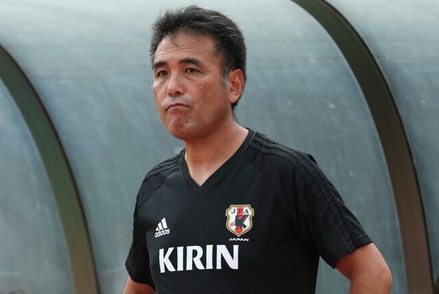 日本足协技术委员长因看儿童色情制品被捕，随后遭日足协解约