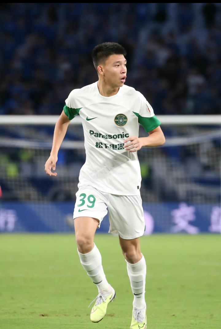 祝王钰栋17岁生日快乐近日随u19在中青赛中