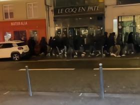 又被打了？一群极端巴黎球迷满街寻找并袭击纽卡球迷
